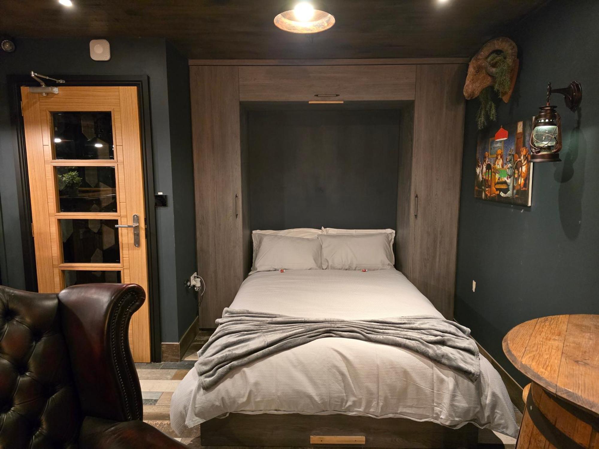 The Pub - Unique & Authentic Experience - Free Parking!, 5 Minutes From Airbus And The Mall Cribbs Bristol Exterior photo