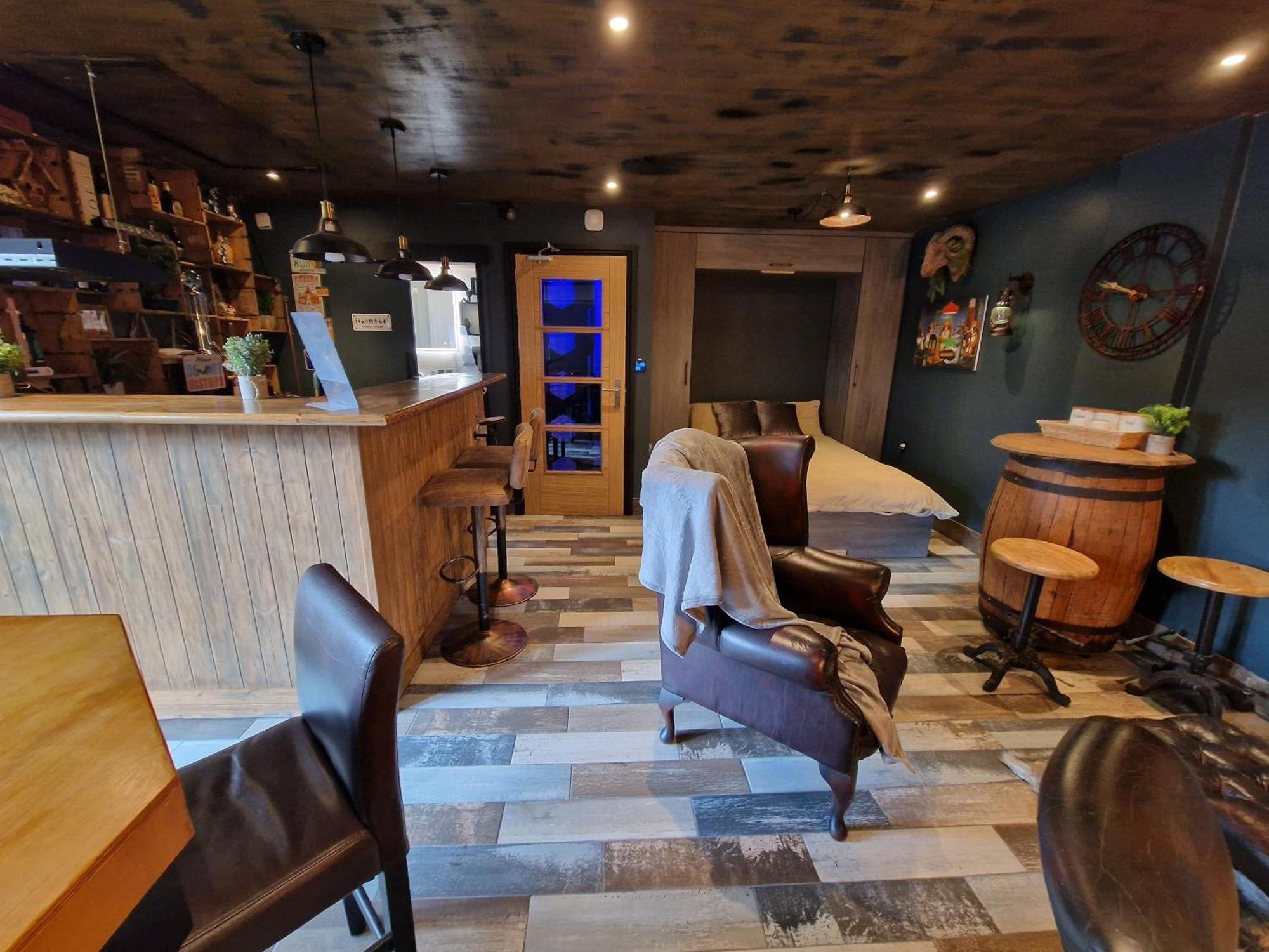 The Pub - Unique & Authentic Experience - Free Parking!, 5 Minutes From Airbus And The Mall Cribbs Bristol Exterior photo