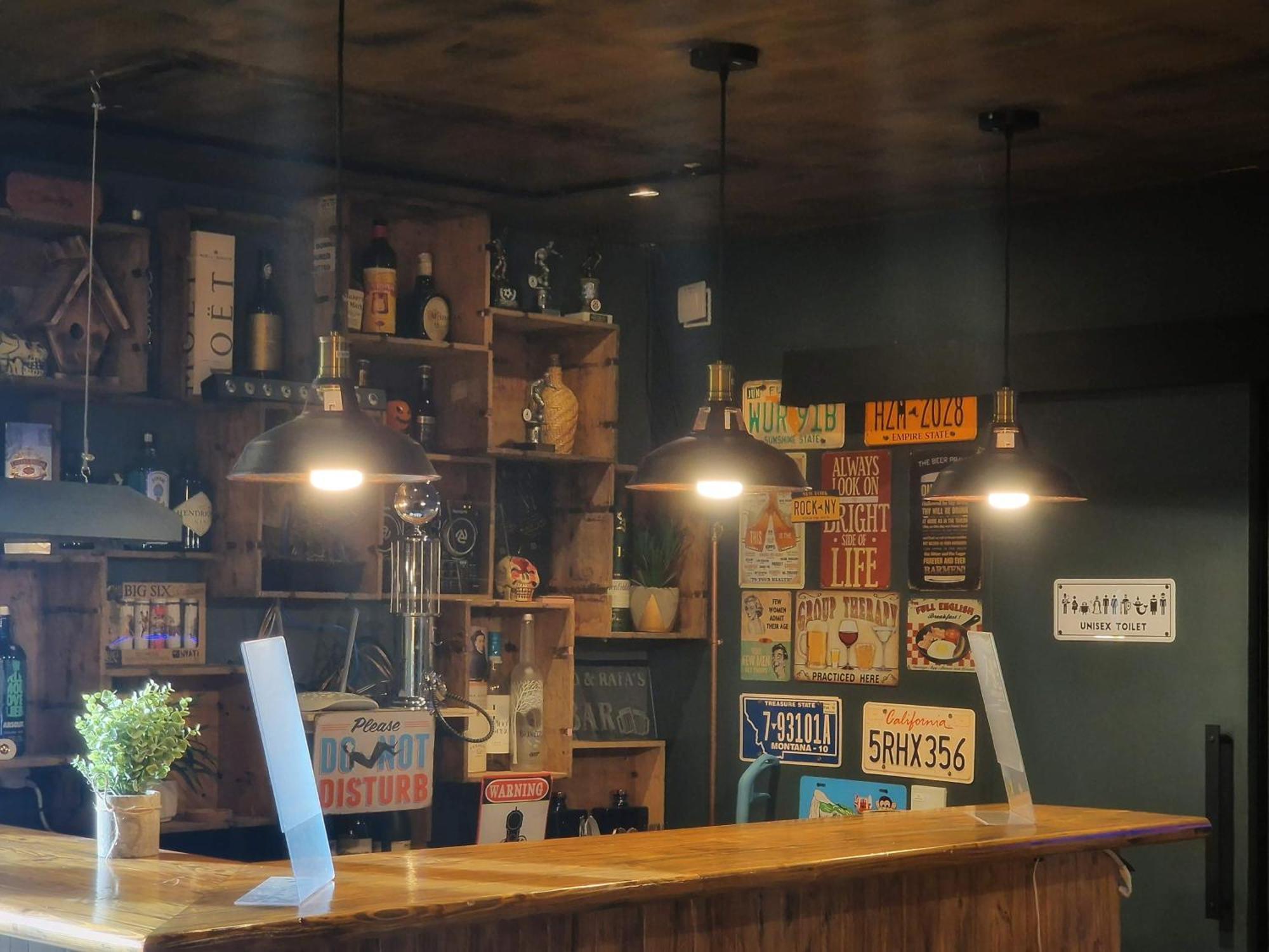 The Pub - Unique & Authentic Experience - Free Parking!, 5 Minutes From Airbus And The Mall Cribbs Bristol Exterior photo