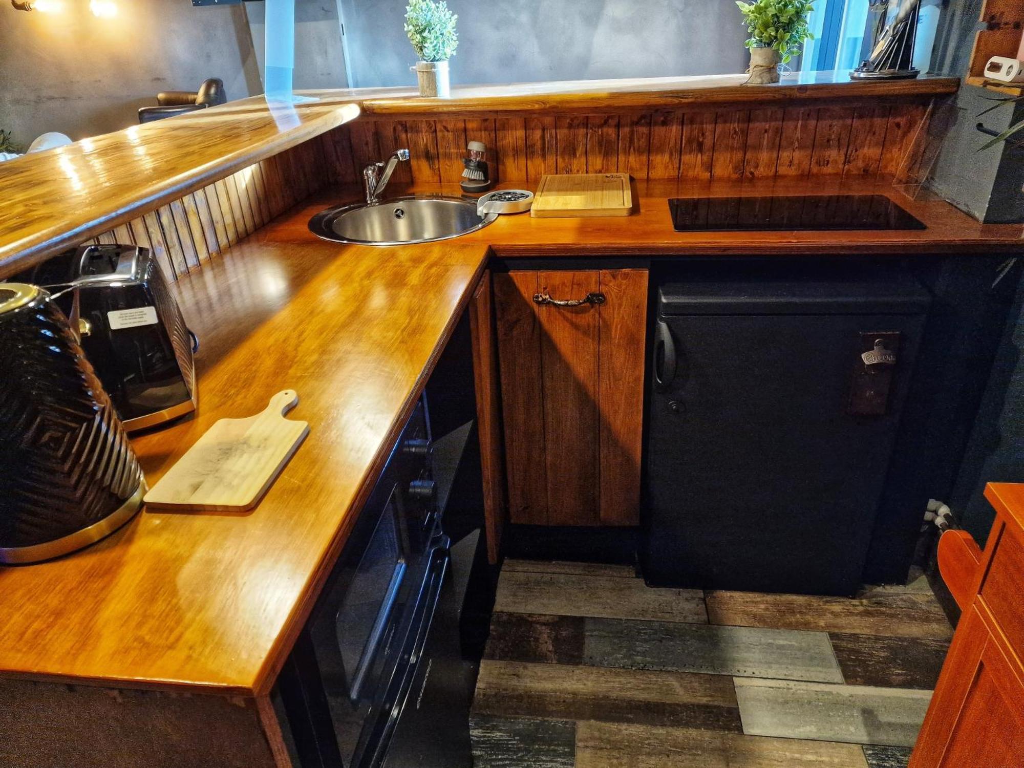 The Pub - Unique & Authentic Experience - Free Parking!, 5 Minutes From Airbus And The Mall Cribbs Bristol Exterior photo